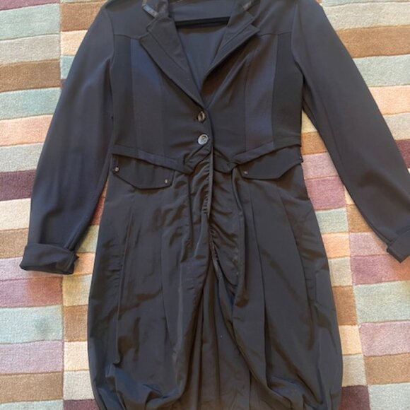French Designed, Black Coat with Pleated Balloon Bottom, Size 3, - Picture 1 of 9